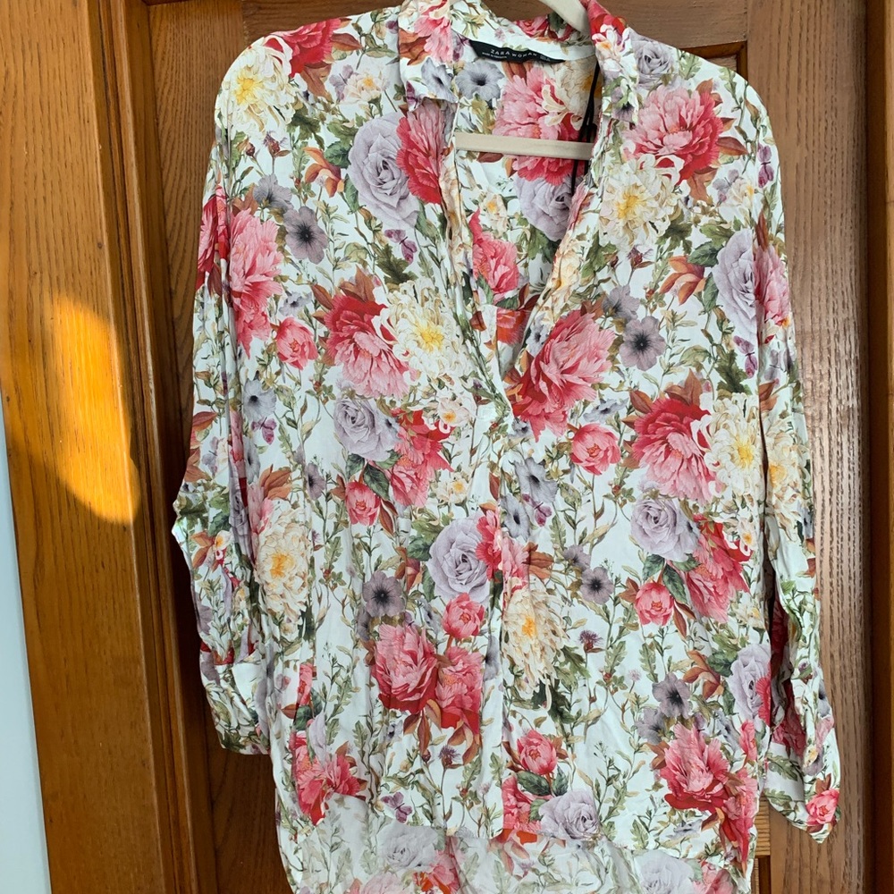 Zara long sleeve floral blouse with button sleeves